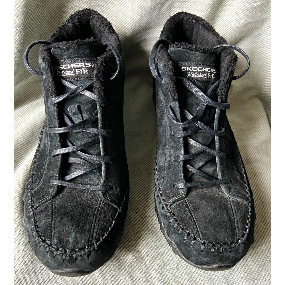 SKECHERS Men’s Relaxed Fit Memory Foam Leather Faux Fur Chukka Lace-Up Boot 10